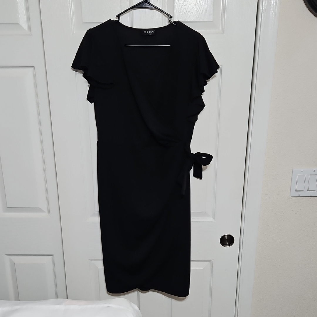Elegant Black Midi Dress With Ruffle Sleeves